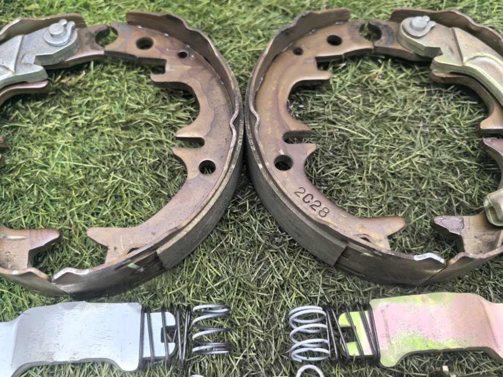 Колодки стояночного тормоза, 4000 рублей, Красноярск