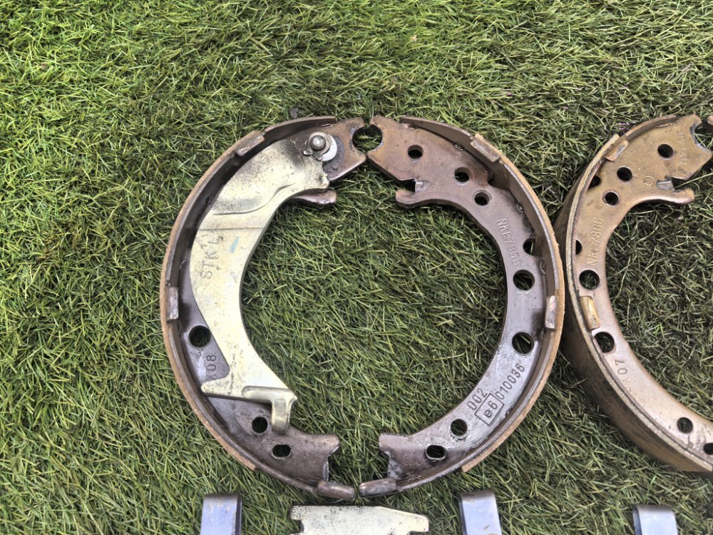 Колодки стояночного тормоза, 4000 рублей, Красноярск