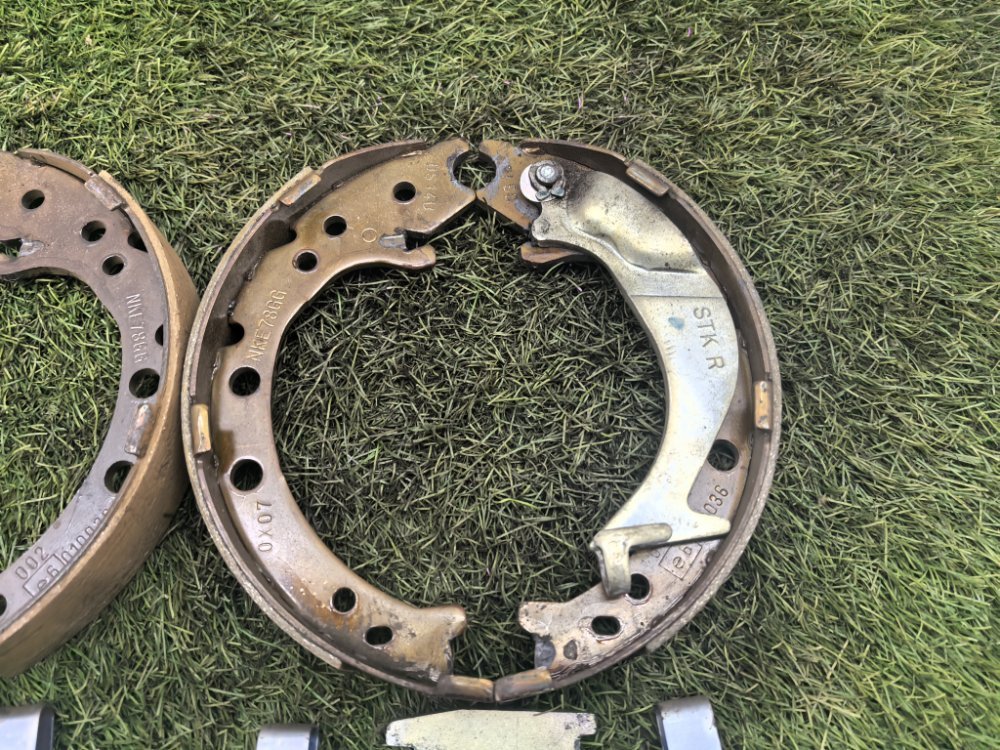 Колодки стояночного тормоза, 4000 рублей, Красноярск