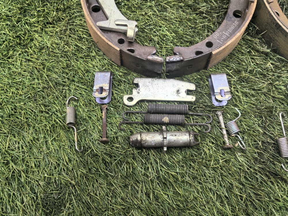 Колодки стояночного тормоза, 4000 рублей, Красноярск