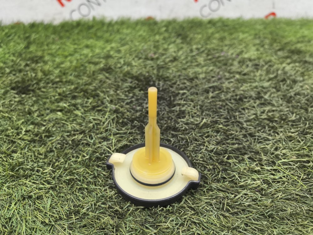 Крышка бачка ГУР, 1000 рублей, Красноярск