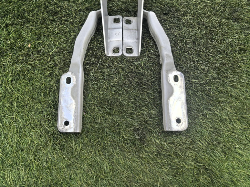 крепление капота, 3000 рублей, Красноярск