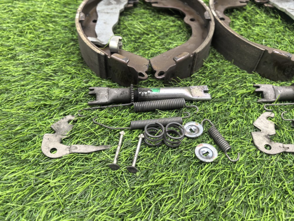 Колодки стояночного тормоза, 3000 рублей, Красноярск