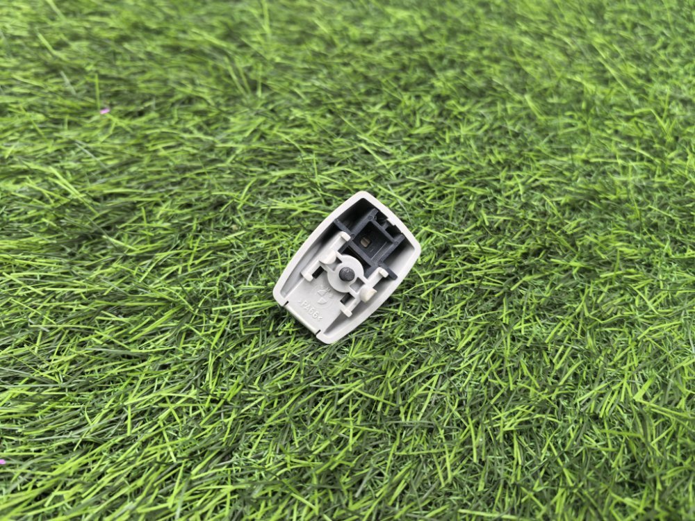 кронштейн козырька солнцезащитного, 600 рублей, Красноярск