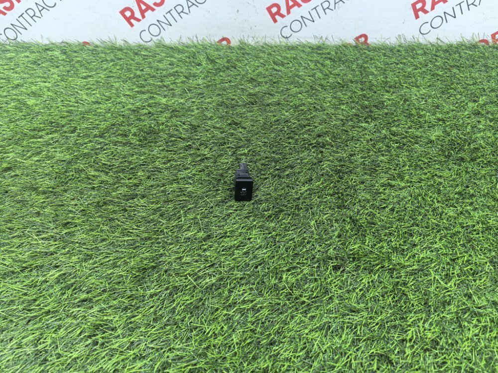 Кнопка антипробуксовочной системы, 1000 рублей, Красноярск