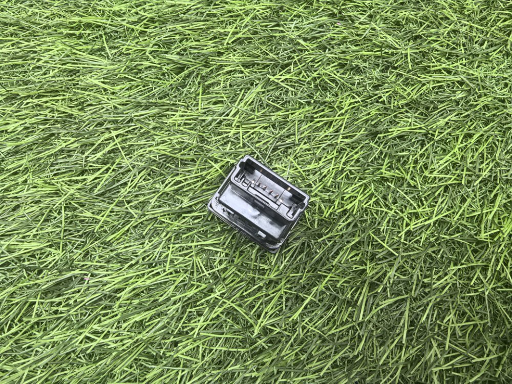 Кнопка антипробуксовочной системы, 1000 рублей, Красноярск