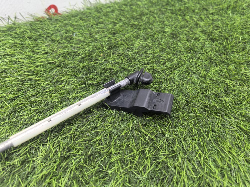 Упор капота, 2000 рублей, Красноярск