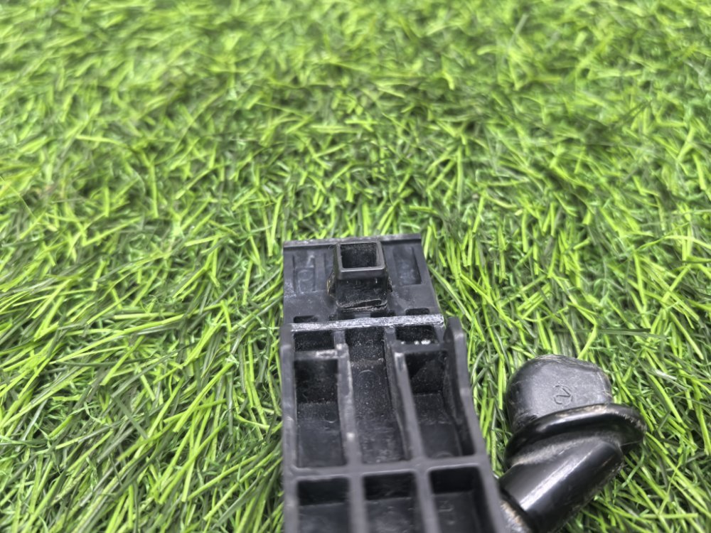 Упор капота, 2000 рублей, Красноярск