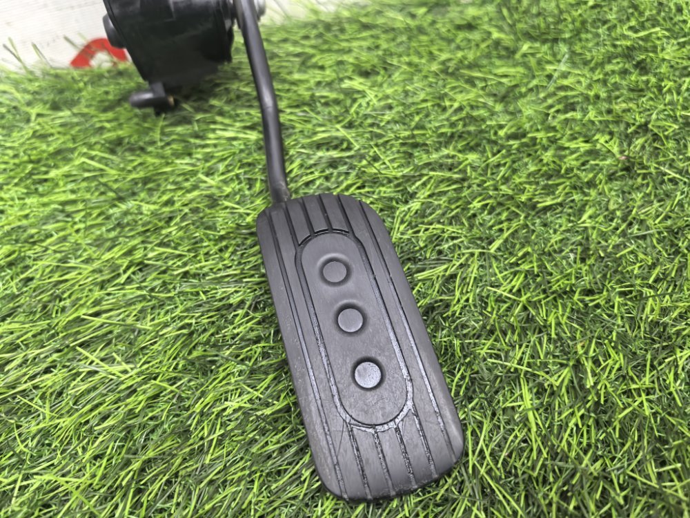 Педаль газа, 2000 рублей, Красноярск