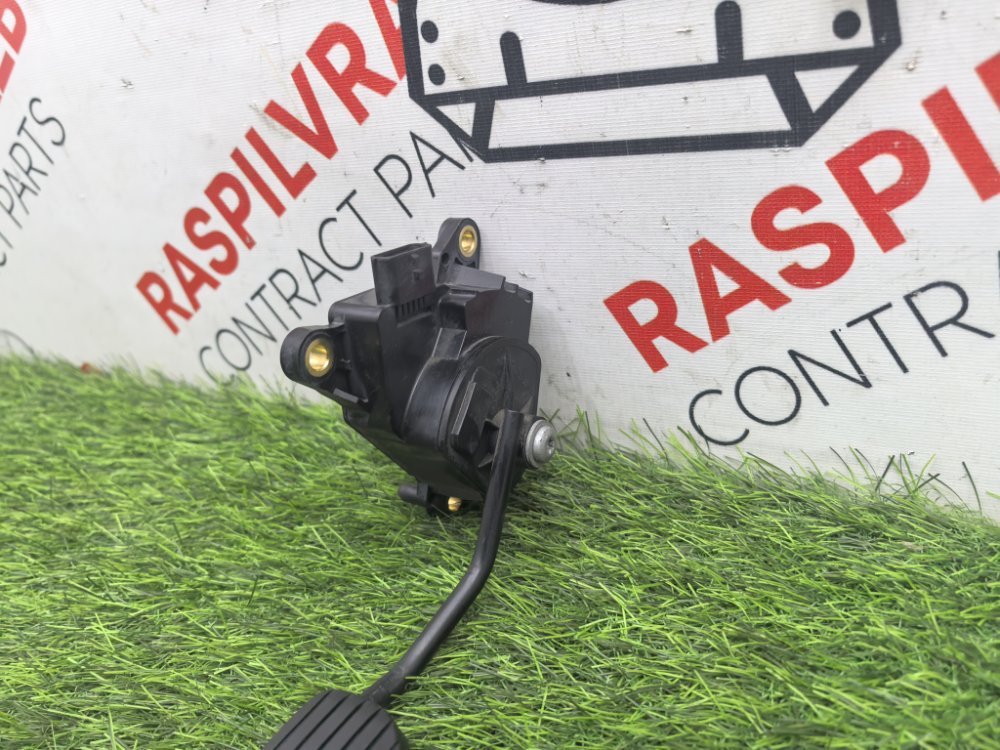 Педаль газа, 2000 рублей, Красноярск