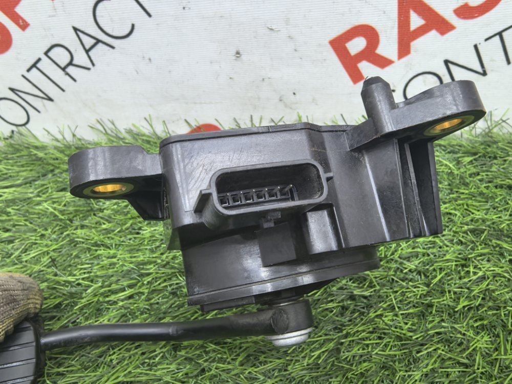 Педаль газа, 2000 рублей, Красноярск