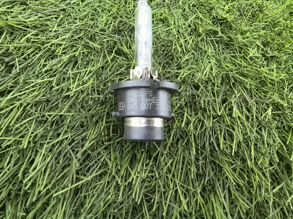 лампа ксеноновая, 2000 рублей, Красноярск