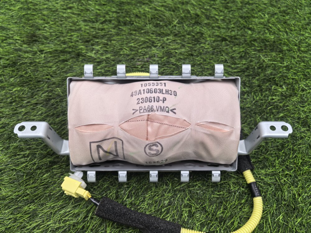 подушка безопасности панели приборов, 4000 рублей, Красноярск