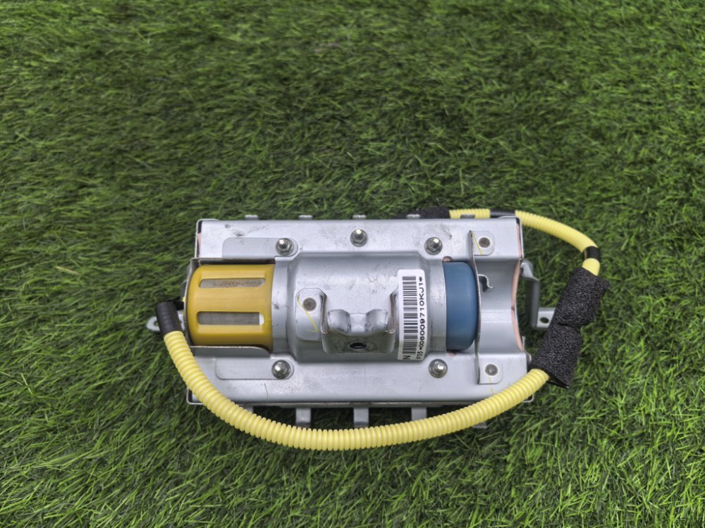 подушка безопасности панели приборов, 4000 рублей, Красноярск