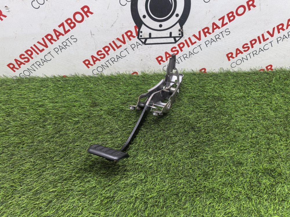 Педаль тормоза, 1000 рублей, Красноярск