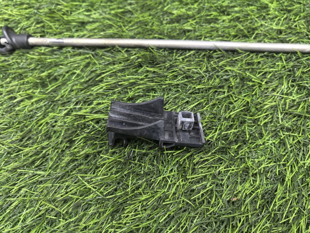 Упор капота, 2000 рублей, Красноярск