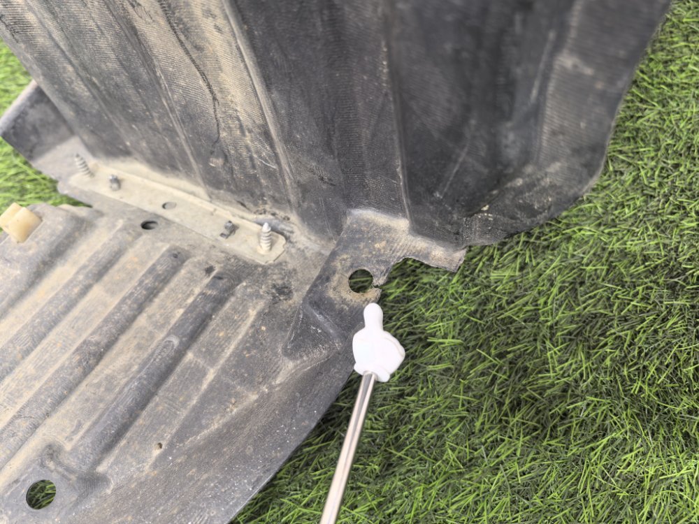 Подкрылок, 3200 рублей, Красноярск