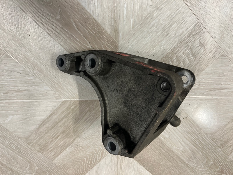 Кронштейн трансмиссии, 1000 рублей, Молоково