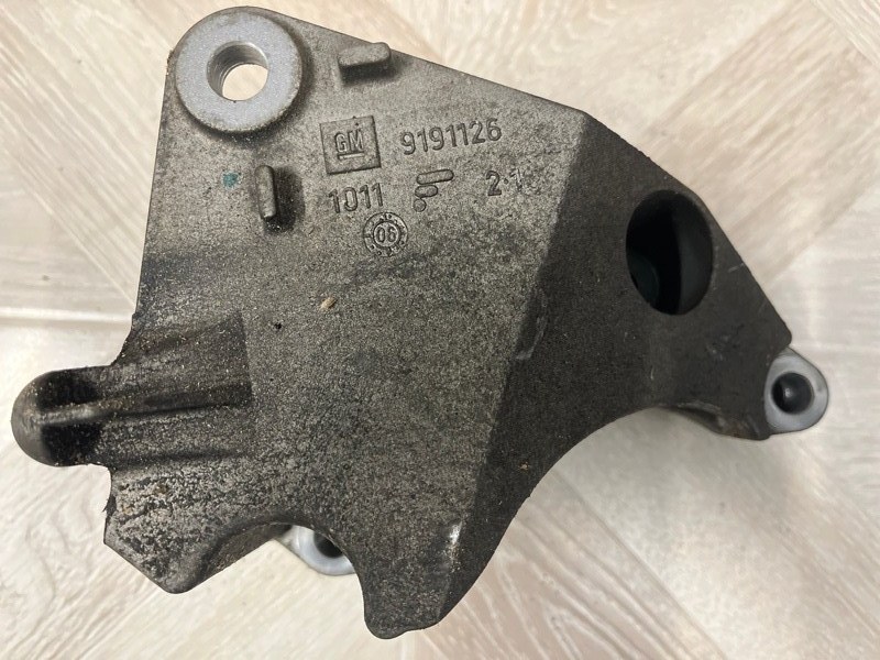 Кронштейн трансмиссии, 1000 рублей, Молоково