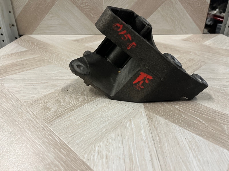 Кронштейн трансмиссии, 1000 рублей, Молоково