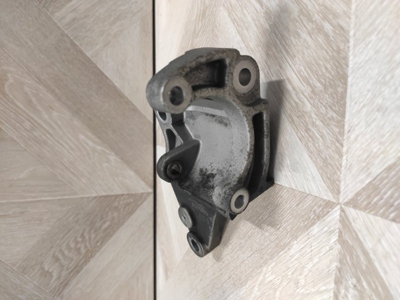 Кронштейн гидроусилителя руля, 1500 рублей, Молоково