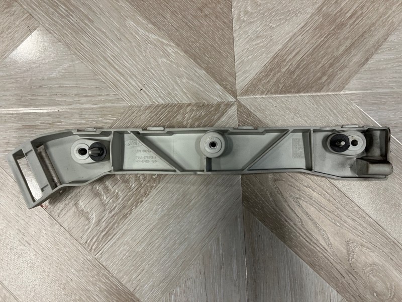 Кронштейн усилителя бампера, 1000 рублей, Молоково