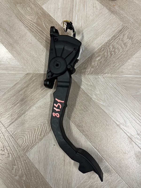 Педаль газа, 2300 рублей, Молоково