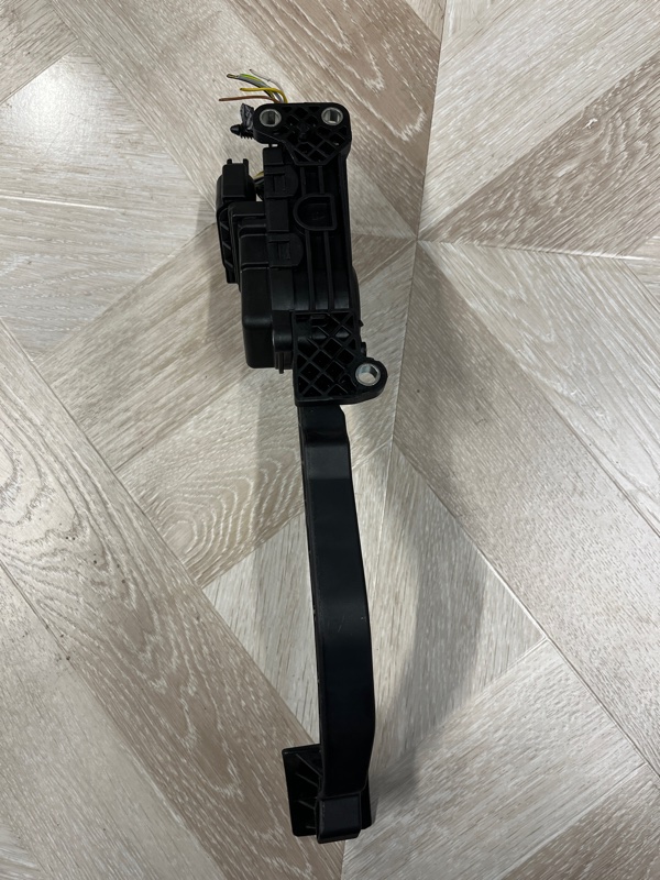 Педаль газа, 2300 рублей, Молоково