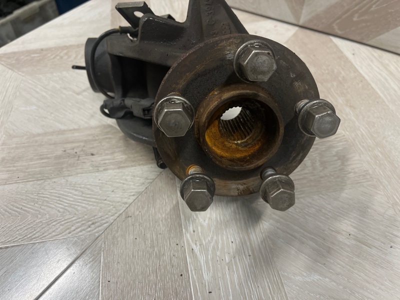 Кулак поворотный, 5900 рублей, Молоково