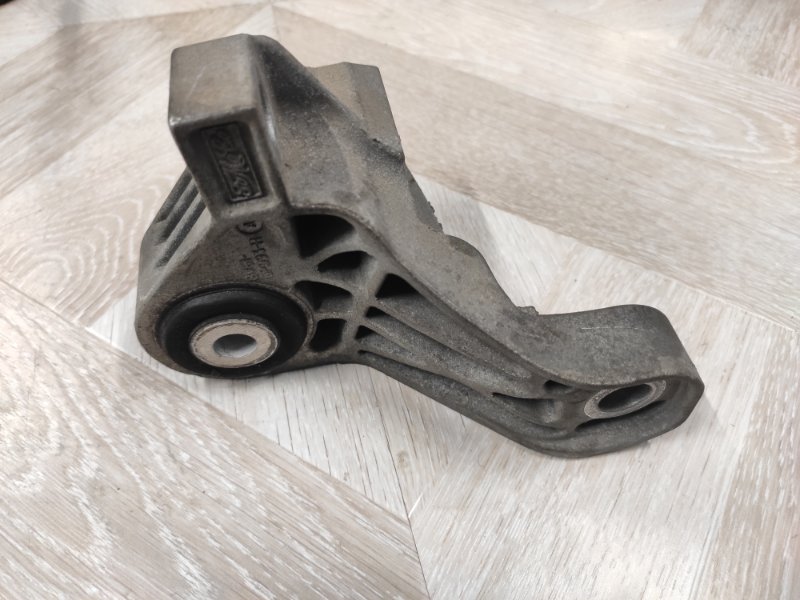 Кронштейн АКПП, 3000 рублей, Молоково