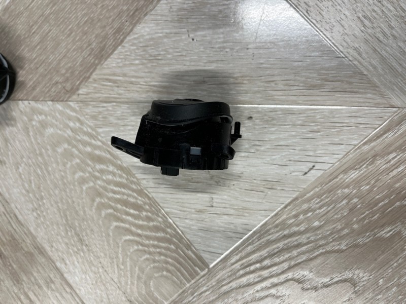 Кнопки на руль, 1000 рублей, Молоково