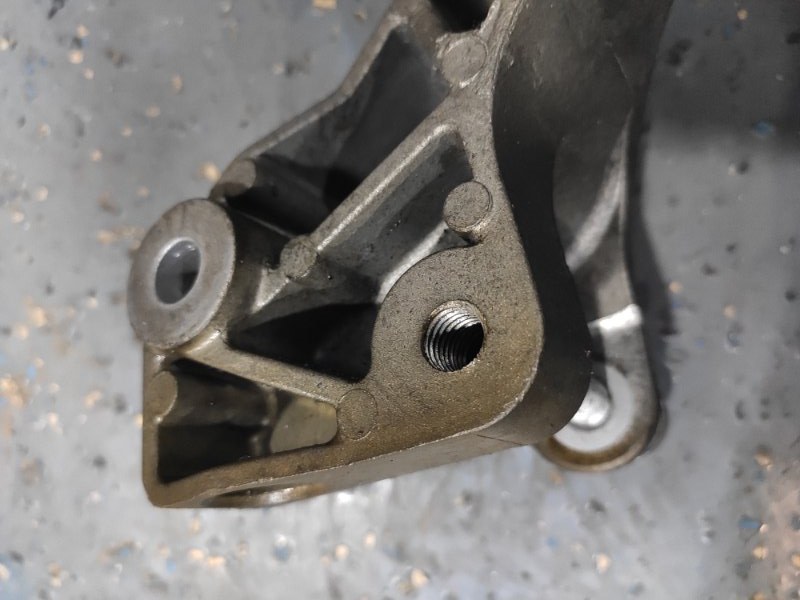 Кронштейн двигателя, 1000 рублей, Молоково