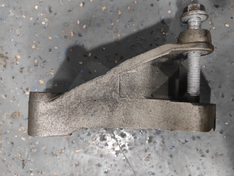 Кронштейн двигателя, 1000 рублей, Молоково