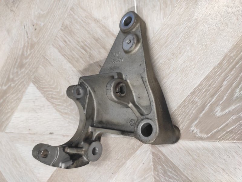 Кронштейн гидроусилителя руля, 1500 рублей, Молоково