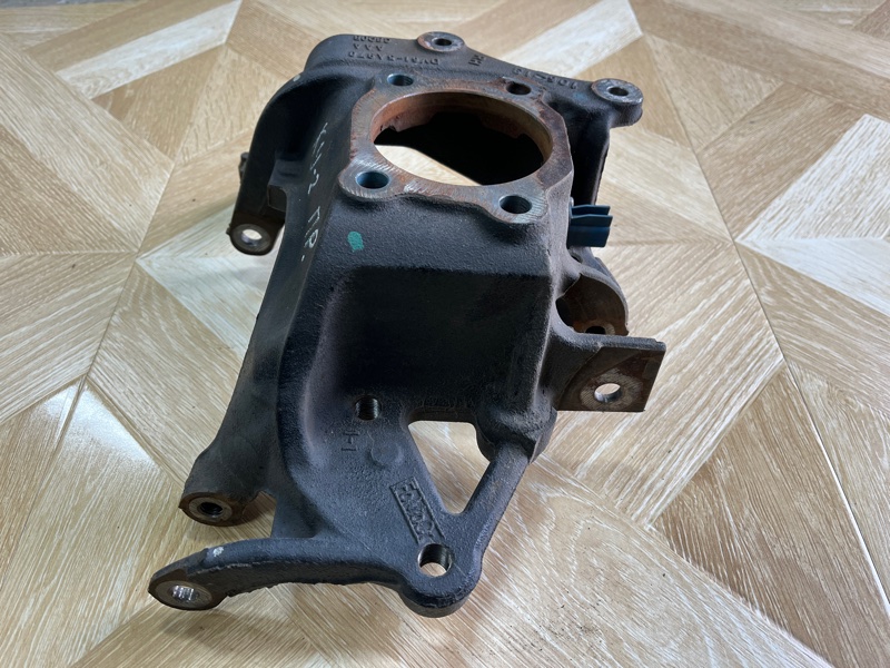 Кулак поворотный, 6500 рублей, Молоково