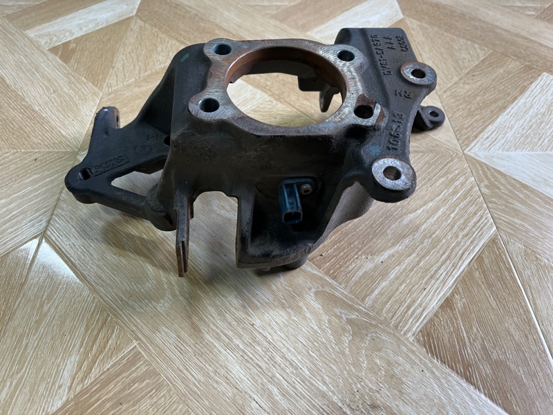 Кулак поворотный, 6500 рублей, Молоково