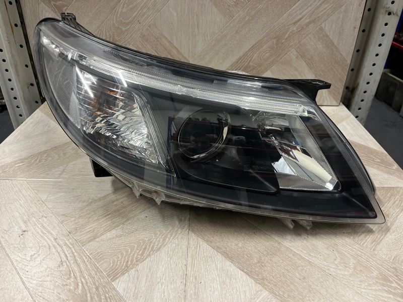 Фара ксеноновая, 18000 рублей, Молоково