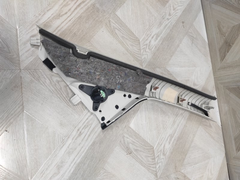 Накладка стойки лобового стекла, 1000 рублей, Молоково