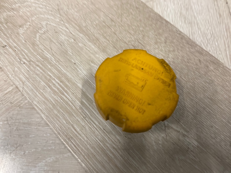 Крышка расширительного бачка, 500 рублей, Молоково