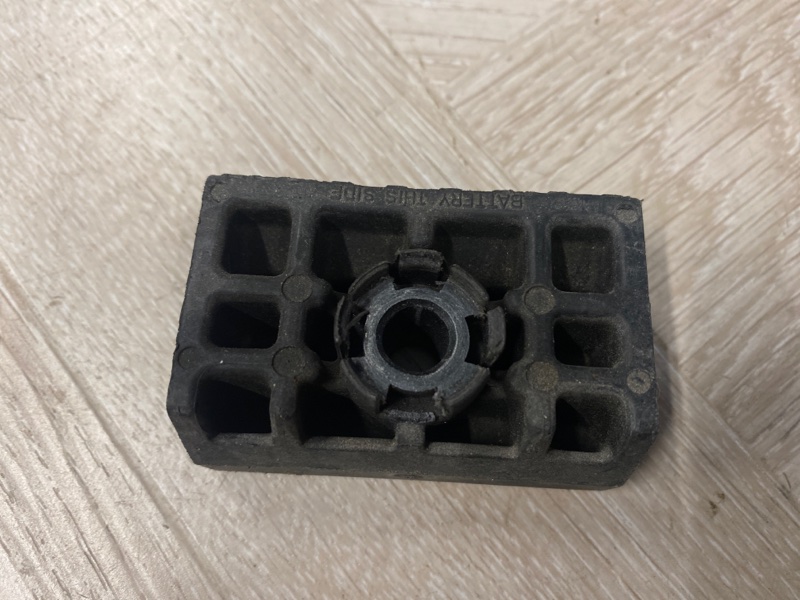 Крепление аккумулятора, 300 рублей, Молоково