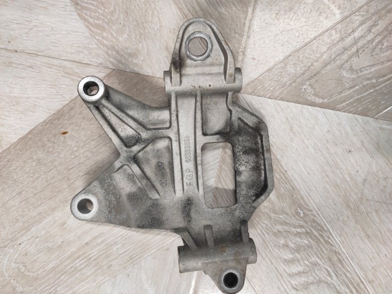 Кронштейн генератора, 1500 рублей, Молоково