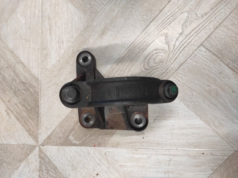 Кронштейн промежуточного вала, 1000 рублей, Молоково