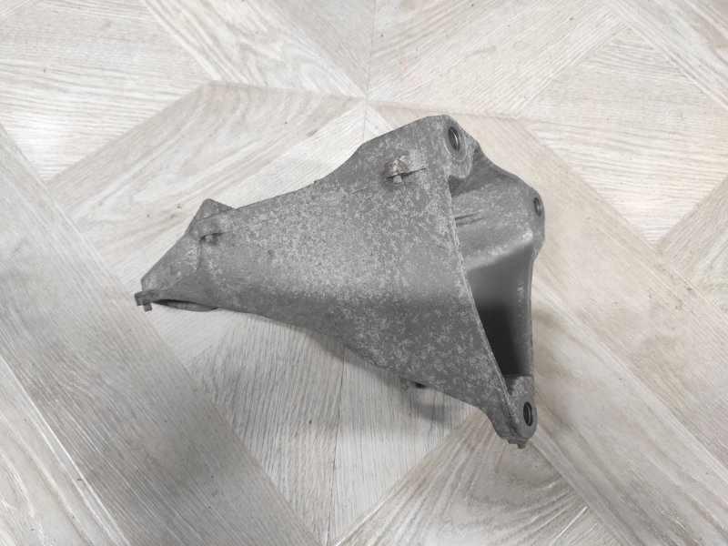 Кронштейн двигателя, 1000 рублей, Молоково