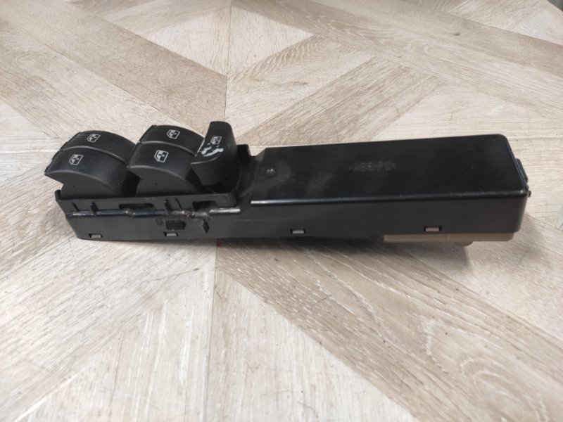 Кнопка стеклоподъемника, 3500 рублей, Молоково