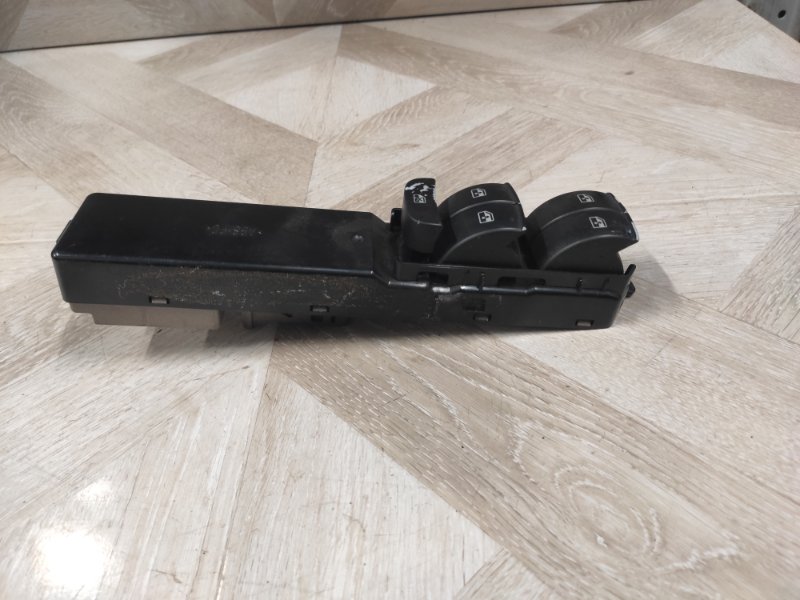 Кнопка стеклоподъемника, 3500 рублей, Молоково