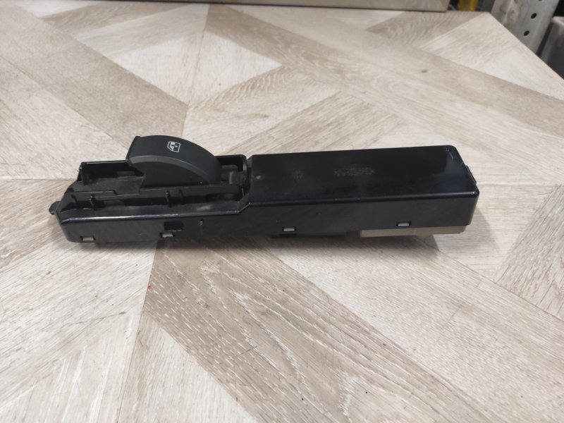 Кнопка стеклоподъемника, 1500 рублей, Молоково