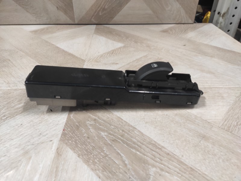 Кнопка стеклоподъемника, 1500 рублей, Молоково