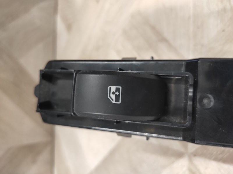 Кнопка стеклоподъемника, 1500 рублей, Молоково