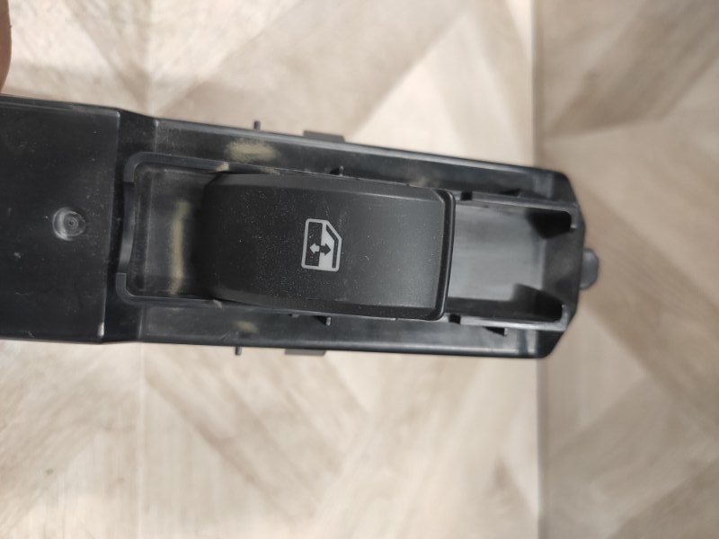 Кнопка стеклоподъемника, 1500 рублей, Молоково