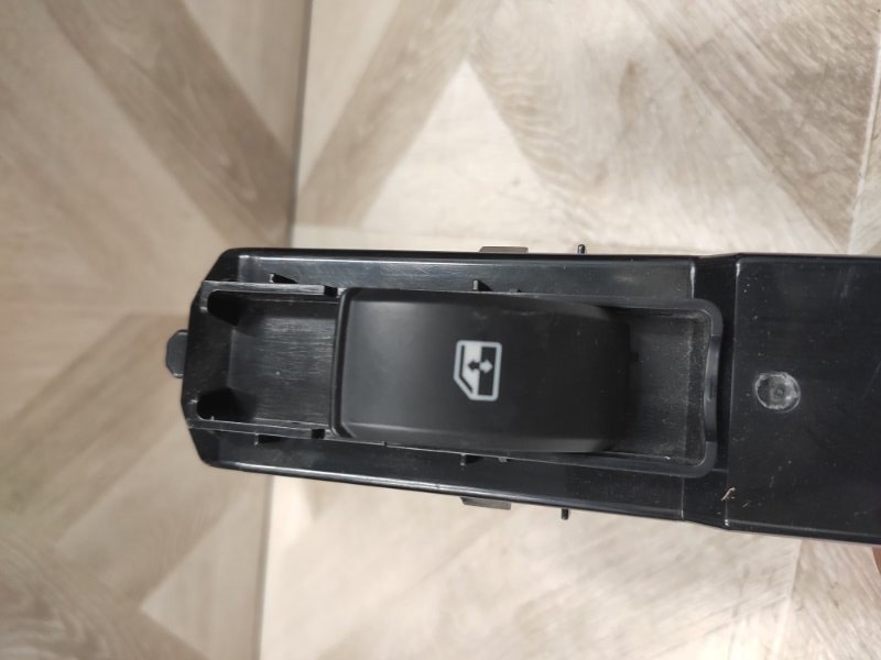 Кнопка стеклоподъемника, 1500 рублей, Молоково